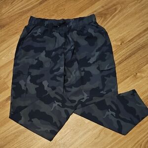 Old Navy Women's Camouflage  Pants